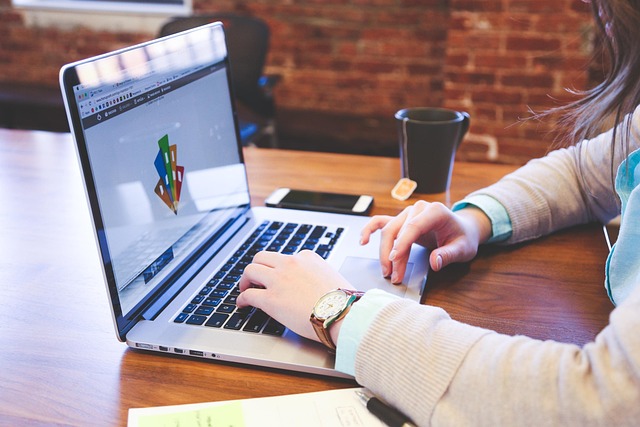 Combien coûte une formation de graphiste en 2025 ?